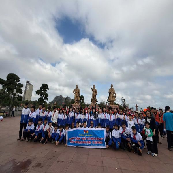Đoàn phường – Hội đồng Đội phường tổ chức Chương trình Hành trình về địa chỉ đỏ năm 2025