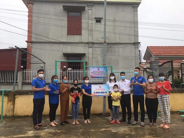 Huyện đoàn Vĩnh Bảo làm tốt công tác phối hợp giữa Đoàn thanh niên trên địa bàn dân cư với Đoàn thanh niên khối lực lượng vũ trang. Doanh nghiệp và trong trường học.