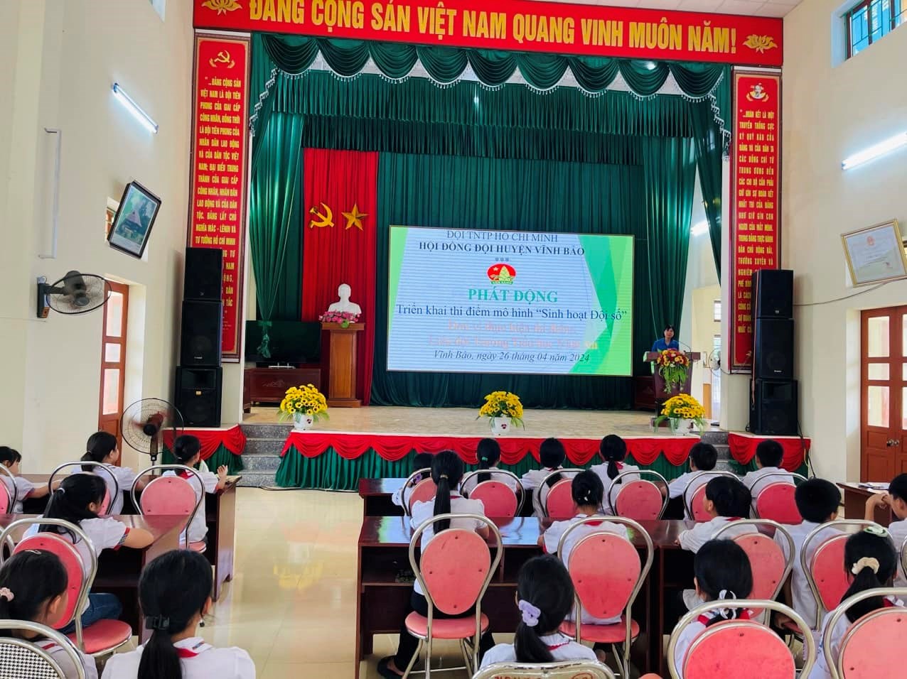HỘI ĐỒNG ĐỘI HUYỆN TRIỂN KHAI THÍ ĐIỂM MÔ HÌNH “SINH HOẠT ĐỘI SỐ”