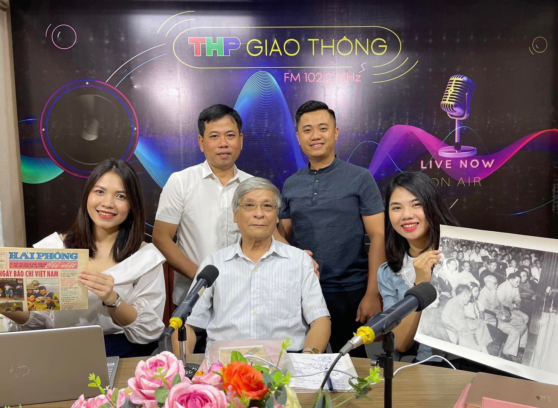ĐOÀN KHỐI CÁC CƠ QUAN THÀNH PHỐ THÀNH LẬP MÔ HÌNH “GIỜ CAO ĐIỂM” – MÔ HÌNH HIỆU QUẢ TRONG TUYÊN TRUYỀN, PHỔ BIẾN LUẬT GIAO THÔNG, GÓP PHẦN XÂY DỰNG VĂN HÓA GIAO THÔNG, GIỮ GÌN TRẬT TỰ AN TOÀN XÃ HỘI THÀNH PHỐ