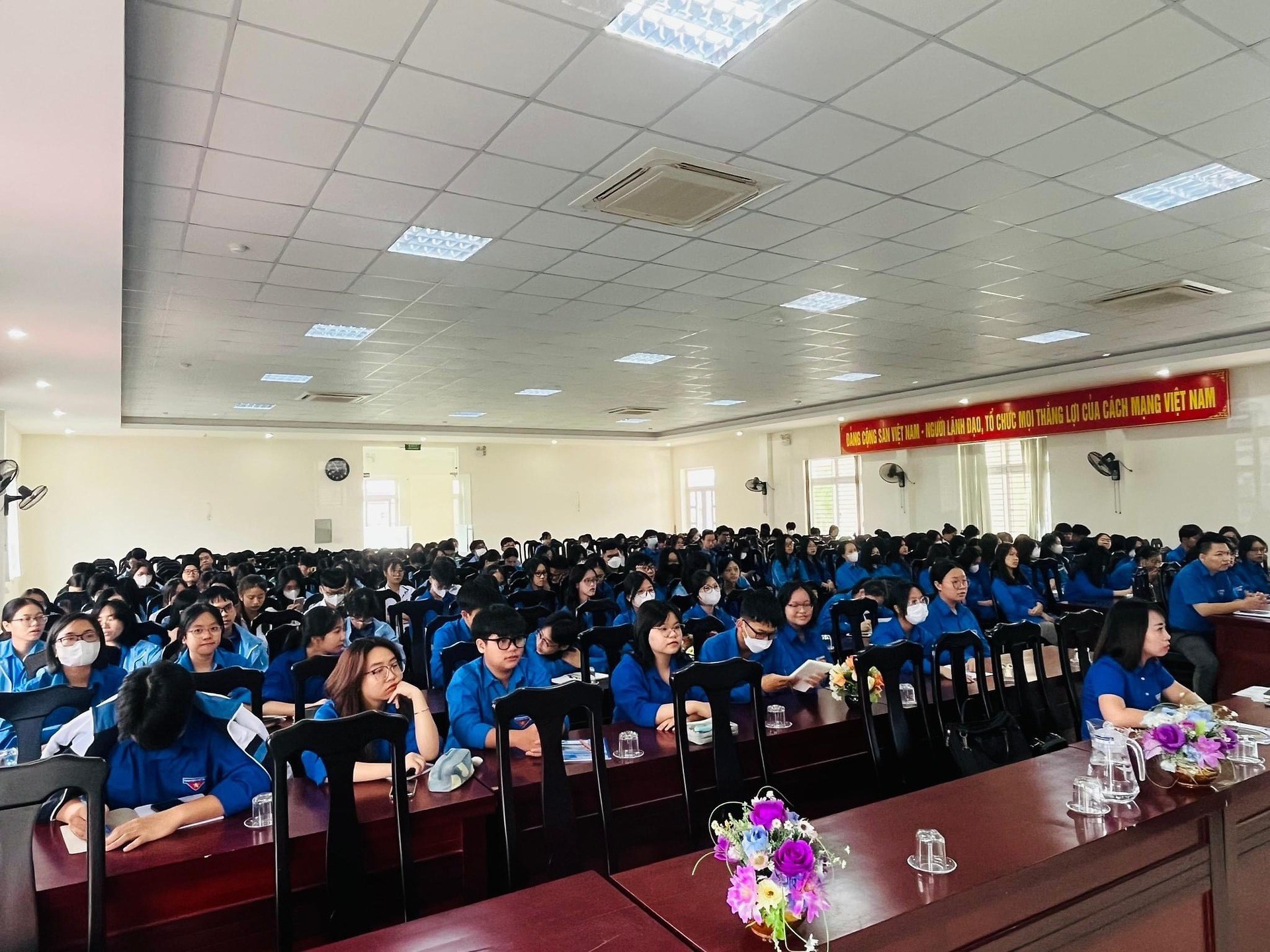 Quận đoàn - Hội LHTN Việt Nam quận Hải An tổ chức Tuyên truyền về Luật Nghĩa vụ quân sự nhằm hưởng ứng Ngày Pháp luật Việt Nam