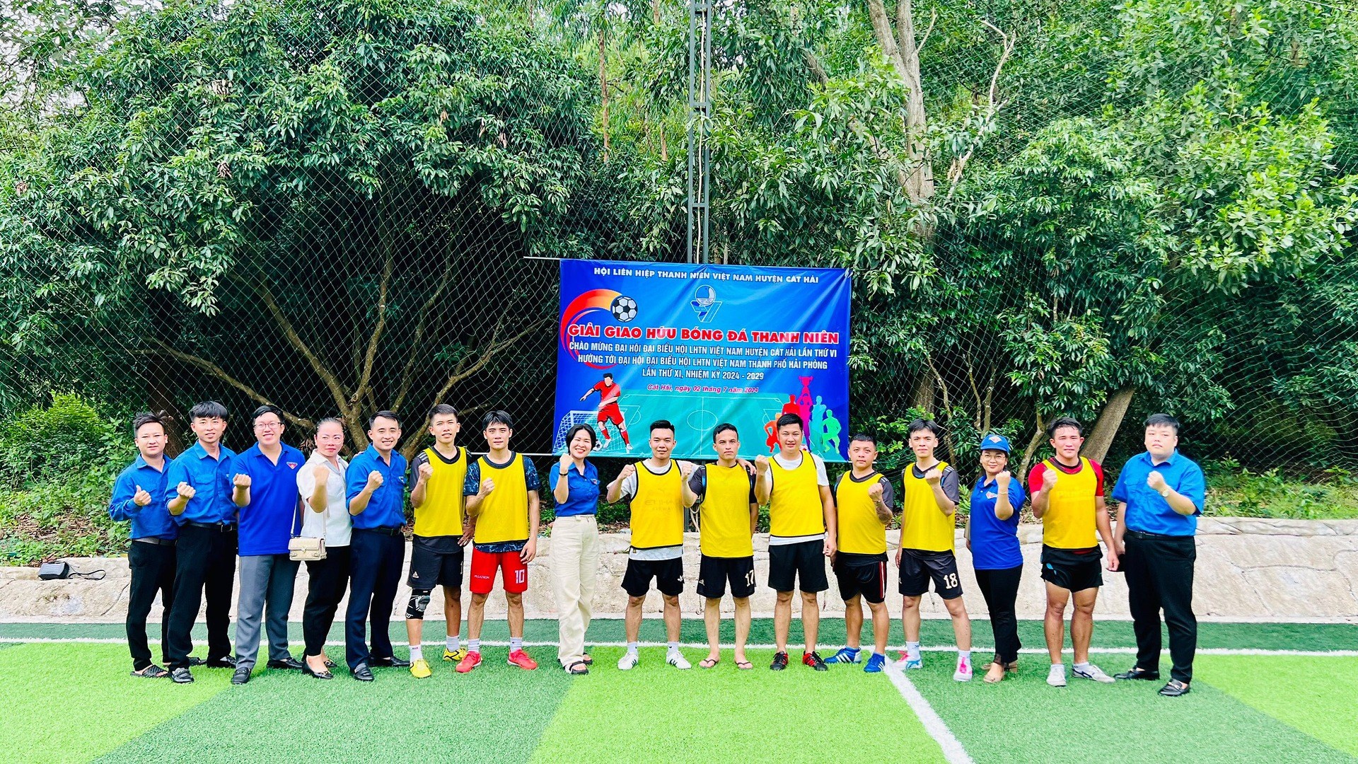 GIẢI GIAO HỮU BÓNG ĐÁ THANH NIÊN CHÀO MỪNG ĐẠI HỘI ĐẠI BIỂU HỘI LHTN VIỆT NAM HUYỆN CÁT HẢI LẦN THỨ VI, HƯỚNG TỚI ĐẠI HỘI ĐẠI BIỂU HỘI LHTN VIỆT NAM TP. HẢI PHÒNG LẦN THỨ XI, NHIỆM KỲ 2024 - 2029