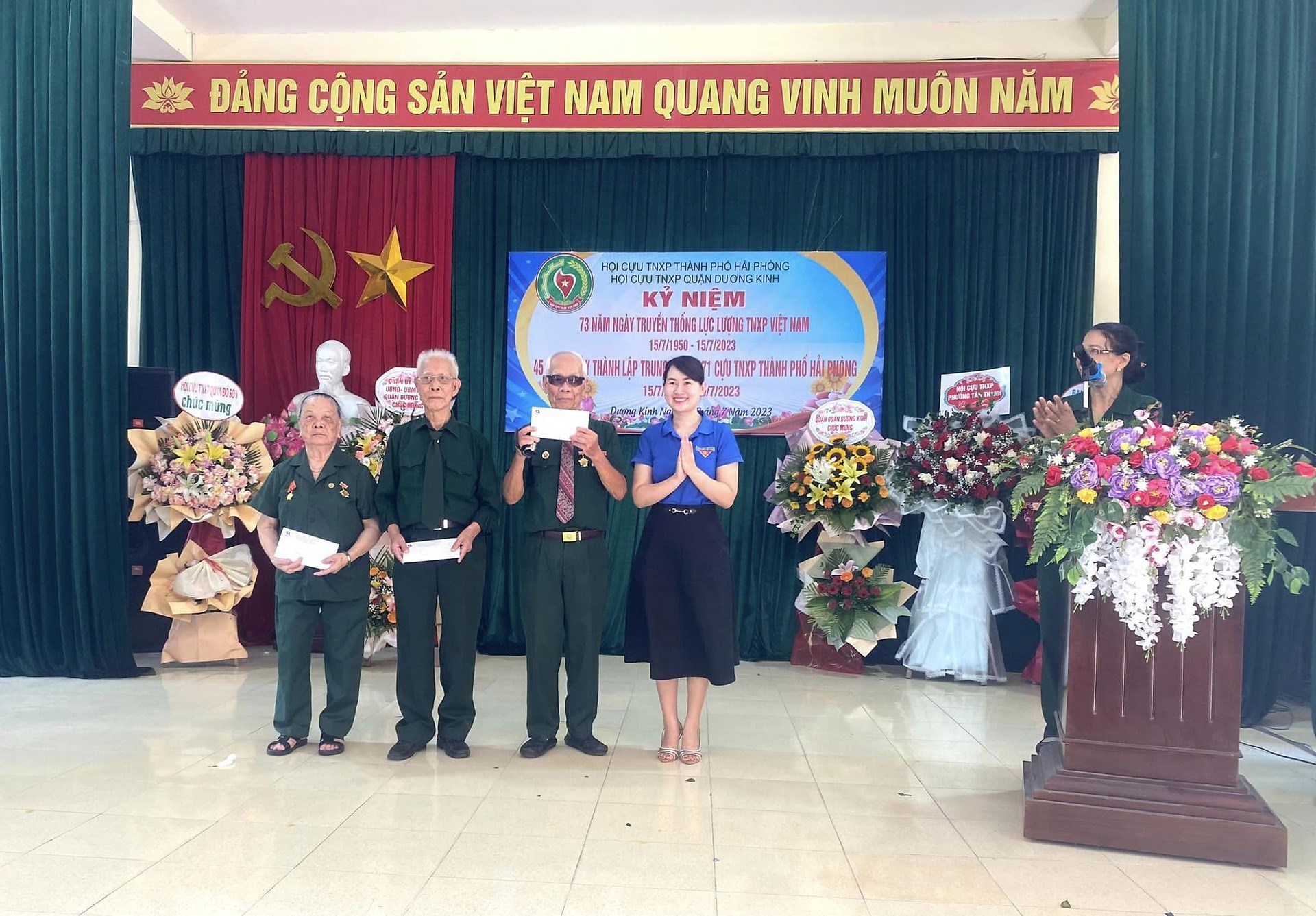 HỘI CỰU TNXP QUẬN DƯƠNG KINH TỔ CHỨC CHƯƠNG TRÌNH KỶ NIỆM 73 NĂM NGÀY TRUYỀN THỐNG LỰC LƯỢNG THANH NIÊN XUNG PHONG