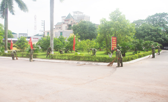 “Cán bộ Đoàn gương mẫu – hết lòng vì nhiệm vụ”