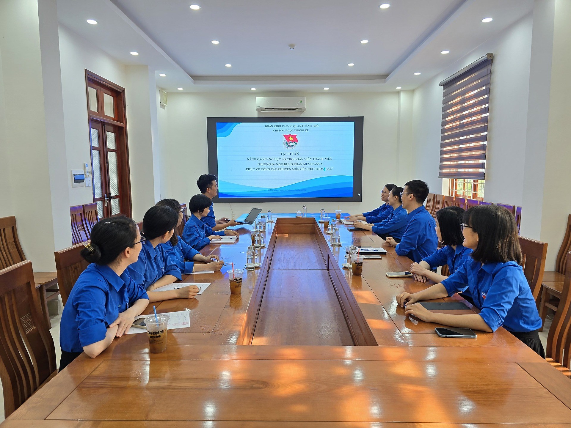 CHI ĐOÀN CỤC THỐNG KÊ TỔ CHỨC TẬP HUẤN NÂNG CAO NĂNG LỰC SỐ CHO ĐOÀN VIÊN THANH NIÊN