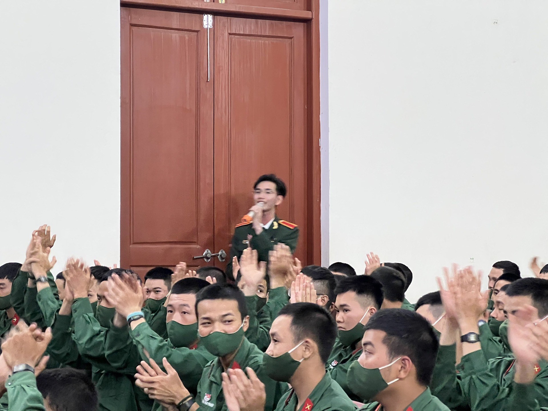 Đoàn cơ sở Trung đoàn 50 Sôi nổi cương trình giao lưu văn nghệ "Khát vọng tuổi trẻ" chào mừng Đại hội Đoàn cơ sở.