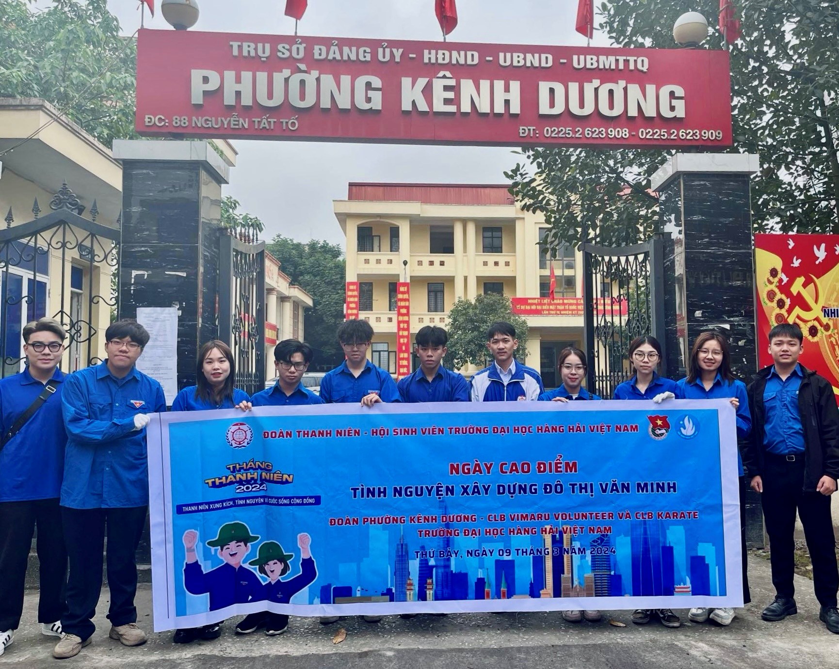 Tuổi trẻ Hàng hải tham gia hoạt động hưởng ứng Ngày cao điểm “Tình nguyện xây dựng đô thị văn minh”