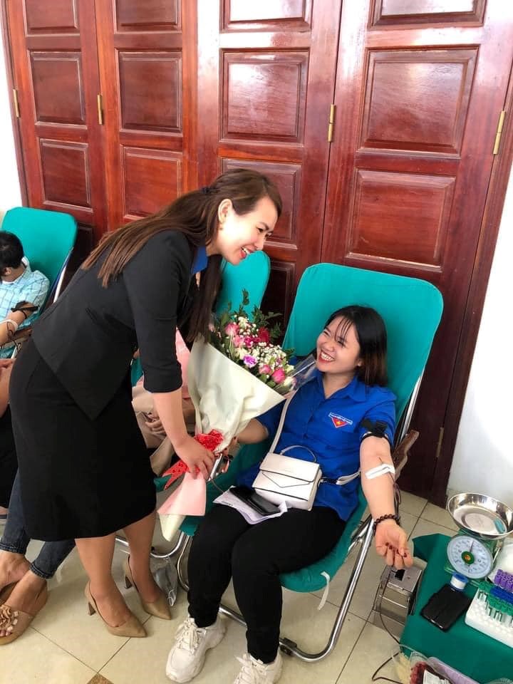 GƯƠNG ĐOÀN VIÊN THANH NIÊN TIÊU BIỂU HỌC TẬP VÀ LÀM THEO TẤM GƯƠNG ĐẠO ĐỨC HỒ CHÍ MINH