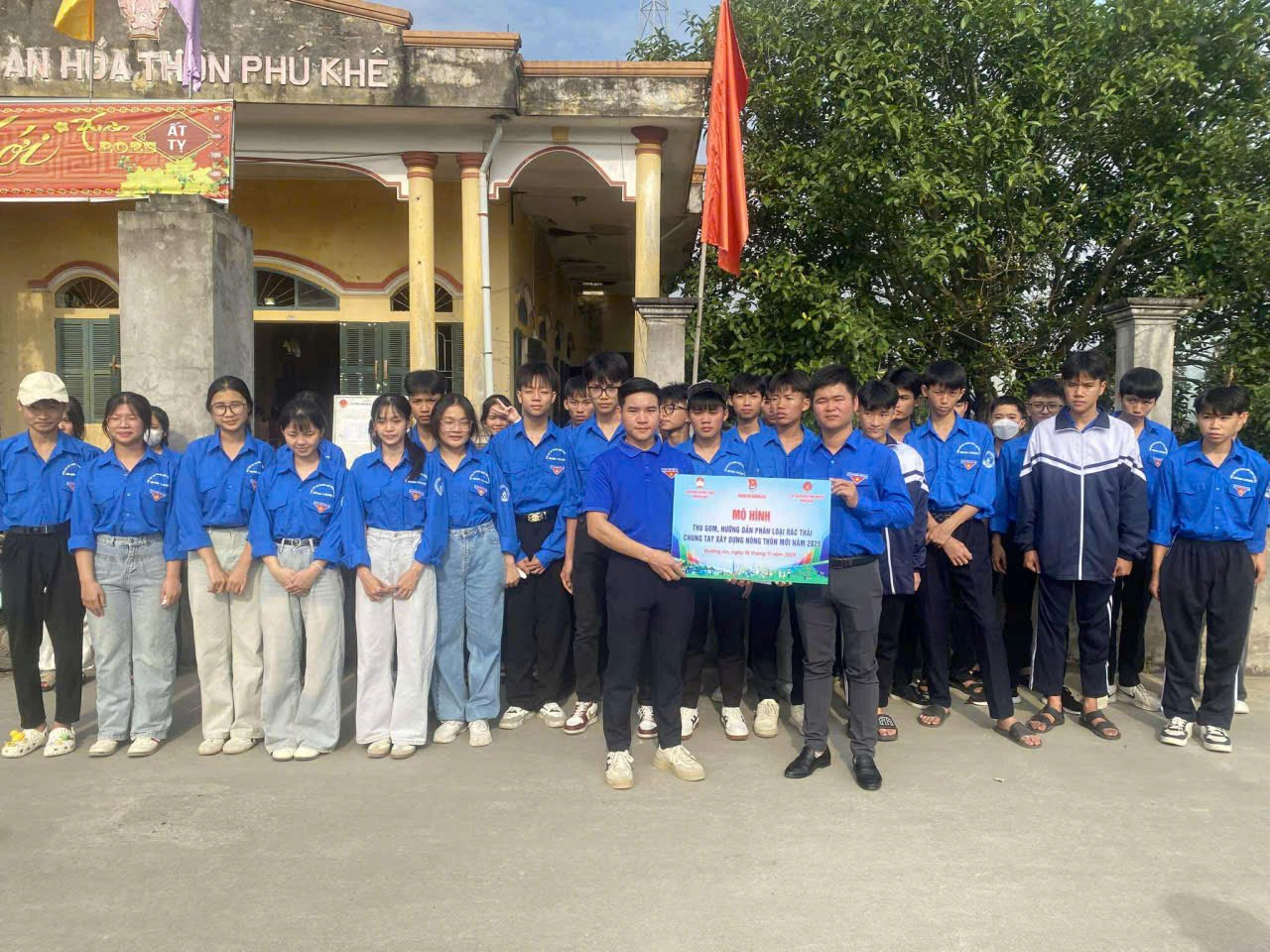 ĐƯỜNG AN: TRIỂN KHAI MÔ HÌNH “THU GOM, HƯỚNG DẪN PHÂN LOẠI RÁC THẢI”