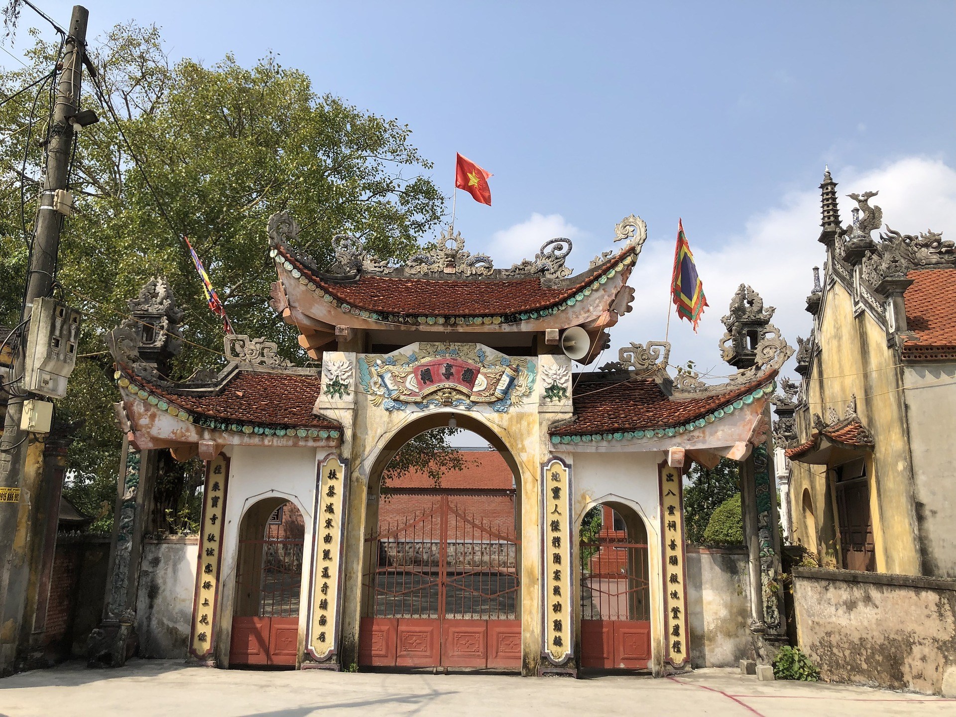 ĐỀN TRINH HƯỞNG, XÃ THIÊN HƯƠNG, HUYỆN THỦY NGUYÊN