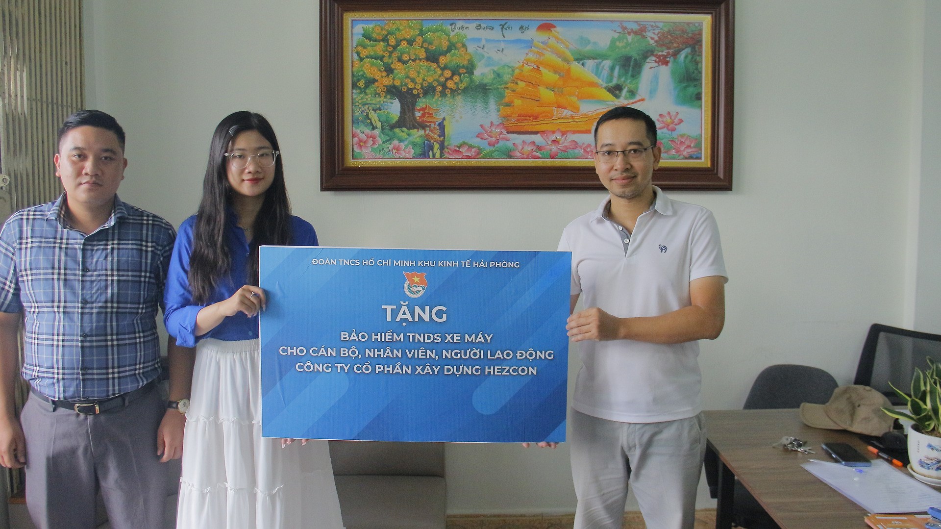 MÔ HÌNH “TUYÊN TRUYỀN, PHỔ BIẾN PHÁP LUẬT VỀ AN TOÀN GIAO THÔNG” LƯU ĐỘNG TẠI CÁC KHU CÔNG NGHIỆP