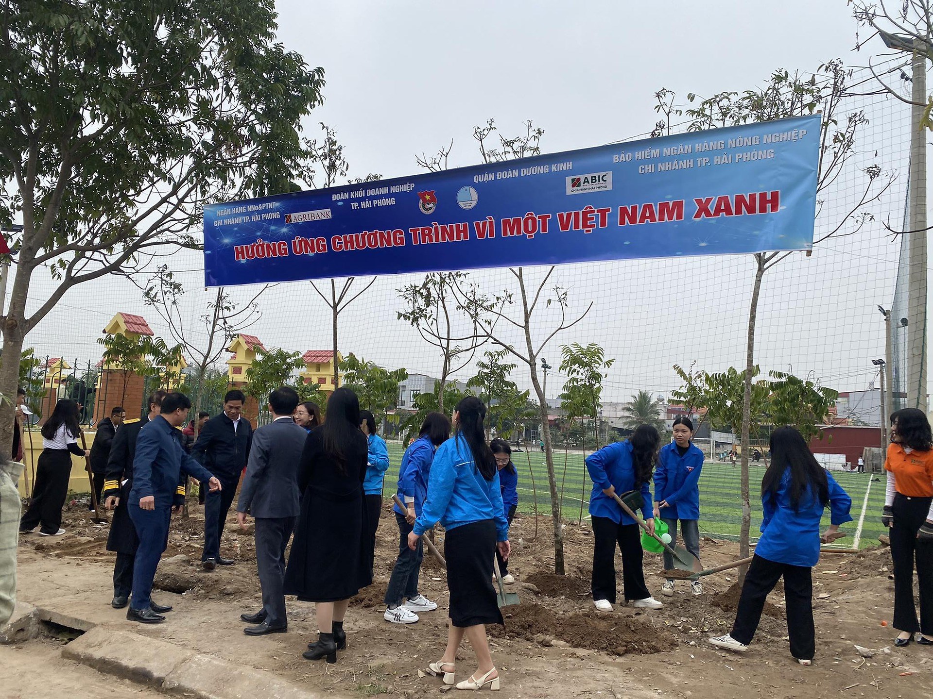 CÔNG TRÌNH THANH NIÊN "VƯỜN ƯƠM THANH NIÊN"