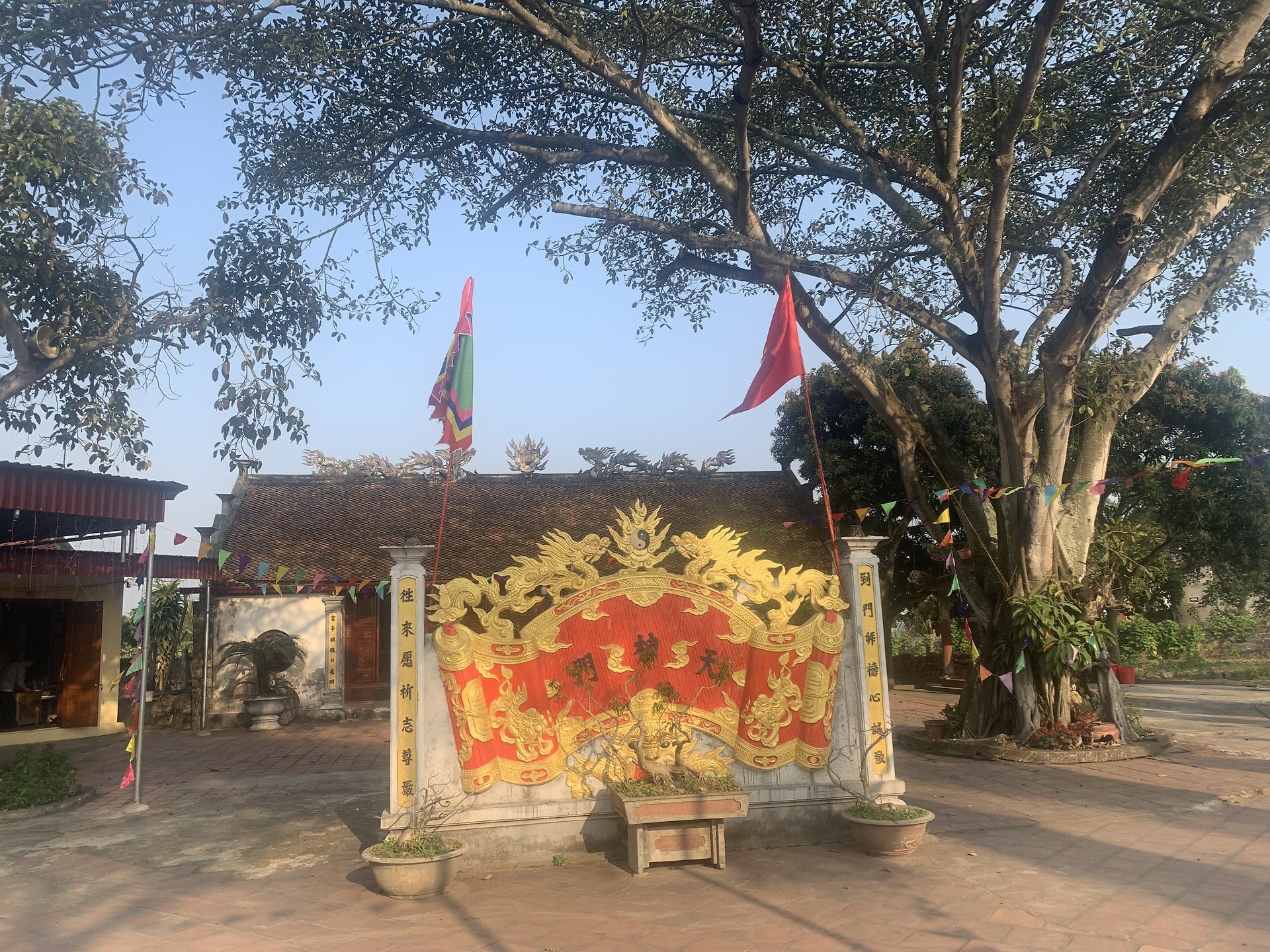 ĐÌNH ĐÔNG, THÔN ĐÔNG TRÊN, XÃ VINH QUANG, HUYỆN TIÊN LÃNG