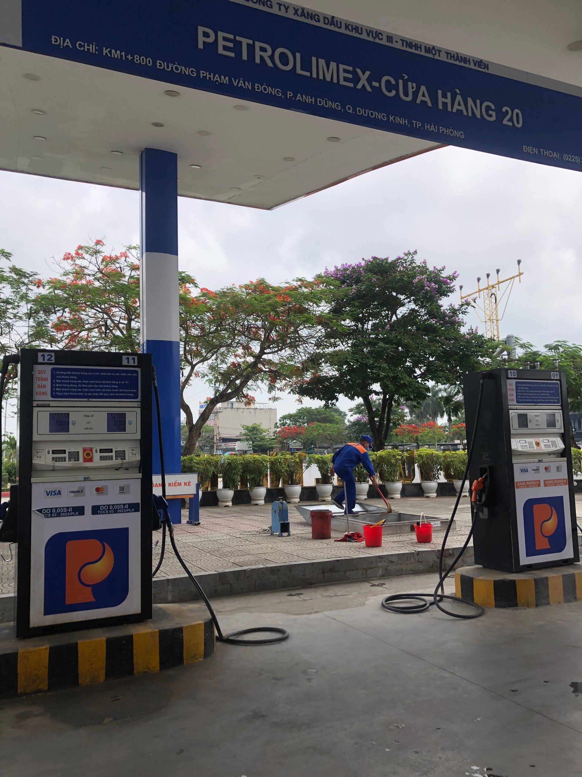 Đoàn Công ty Xăng dầu khu vực III ra quân chủ nhật xanh 23.7.2023