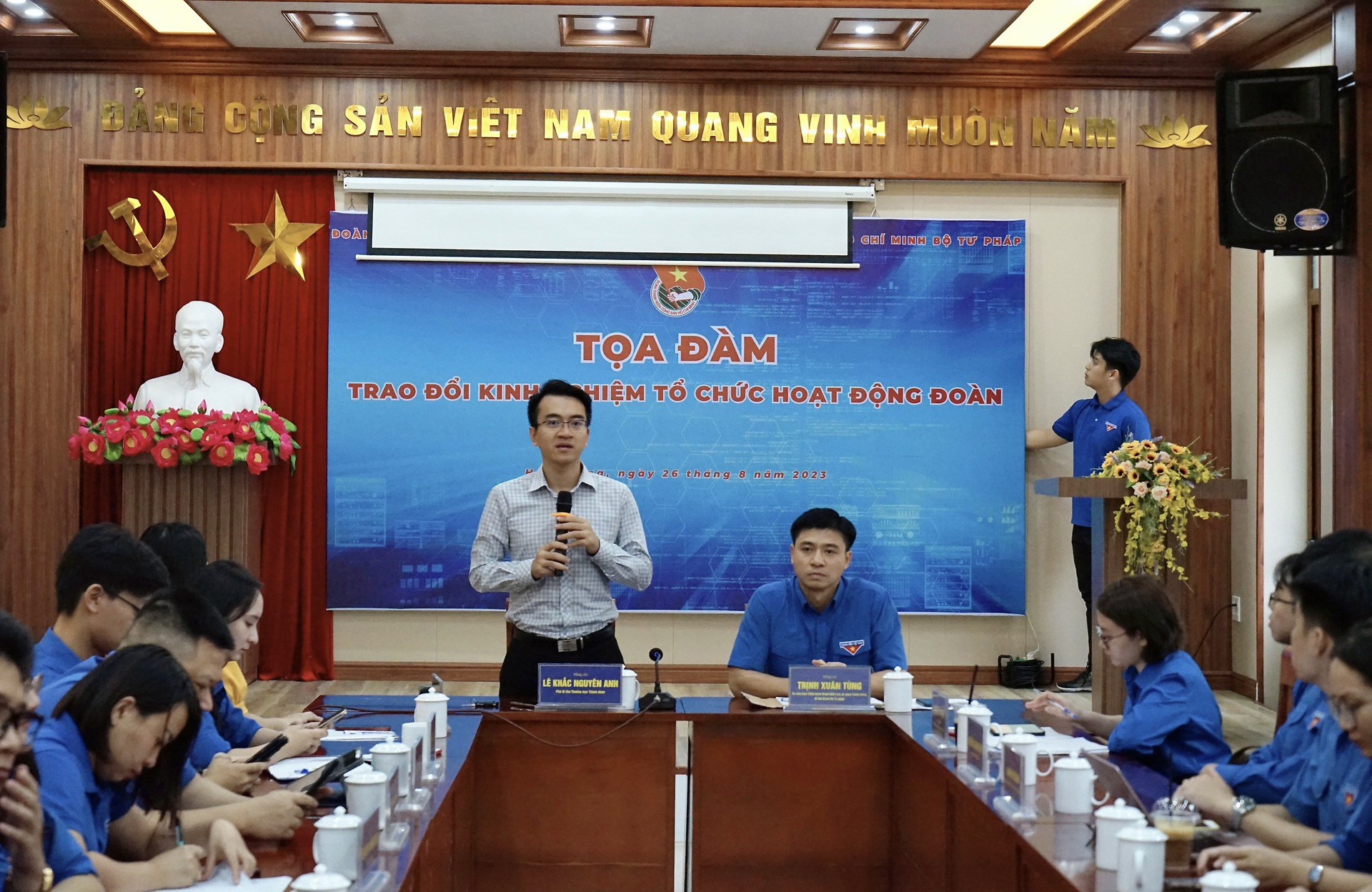 TỌA ĐÀM TRAO ĐỔI KINH NGHIỆM TỔ CHỨC HOẠT ĐỘNG ĐOÀN