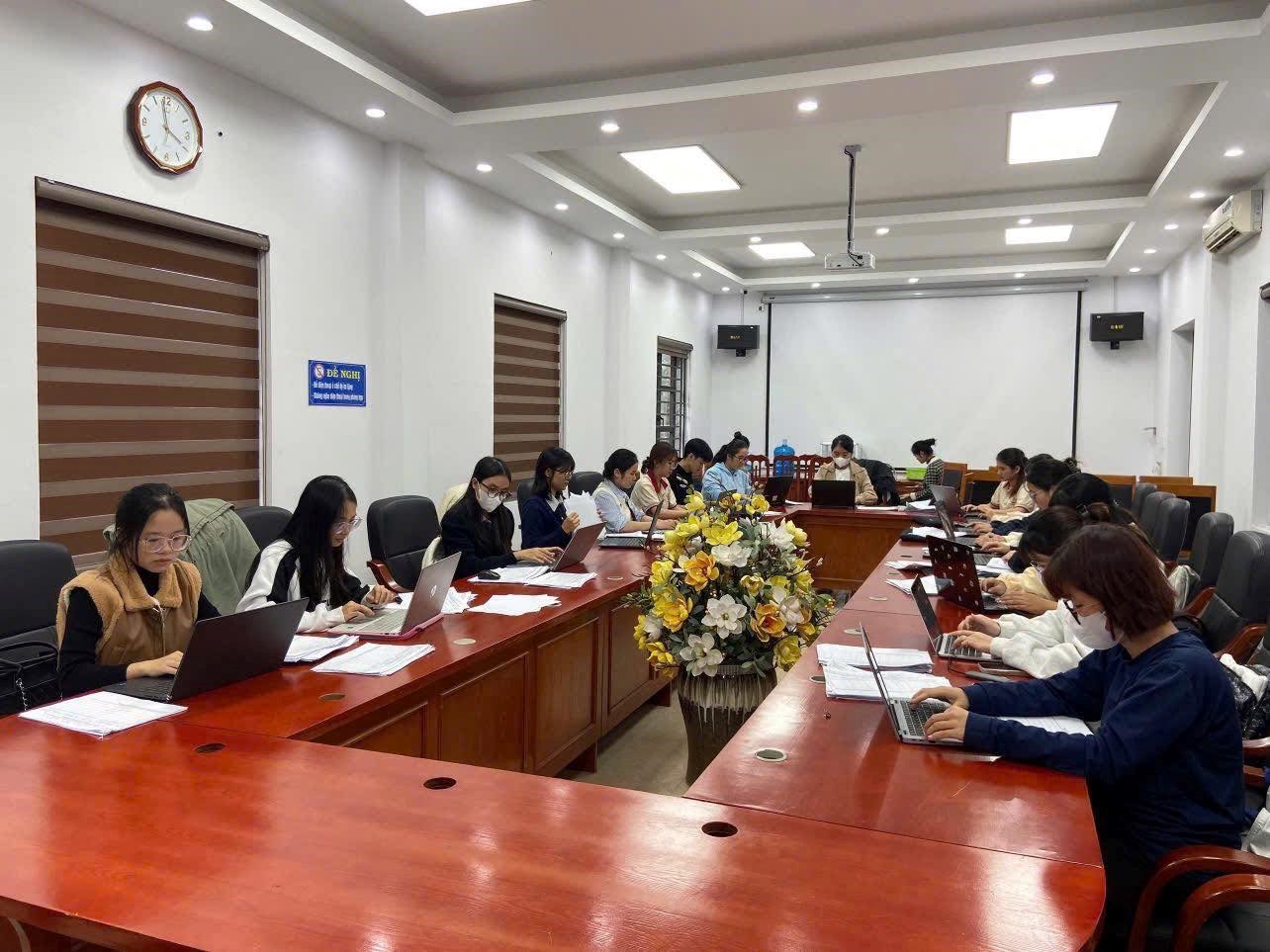 SINH VIÊN ĐẠI HỌC HẢI DƯƠNG - PHÁT HUY VAI TRÒ XUNG KÍCH TRONG HỖ TRỢ HÀNH CHÍNH CÔNG VÀ CHUYỂN ĐỔI SỐ