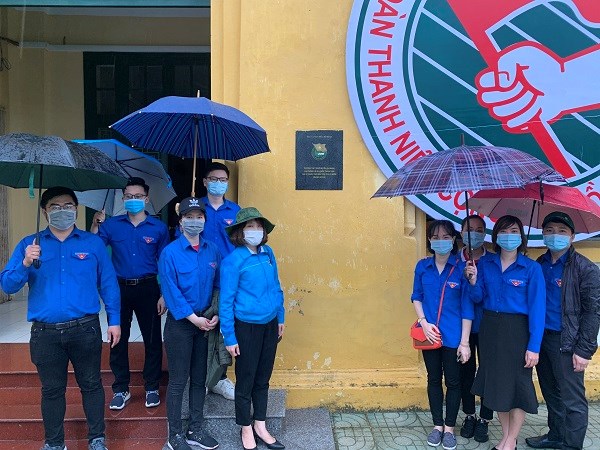 ĐOÀN KHỐI CÁC CƠ QUAN THÀNH PHỐ TỔ CHỨC HOẠT ĐỘNG THĂM ĐỊA CHỈ ĐỎ VỚI CHỦ ĐỀ "TỰ HÀO TUỔI TRẺ VIỆT NAM"