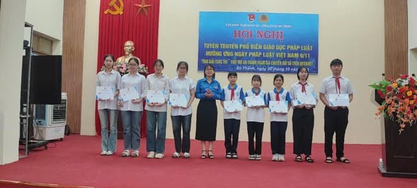 Đoàn xã An Thành: Phối hợp tổ chức tuyên truyền phổ biến giáo dục pháp luật và tổng kết trao giải Cuộc thi "Tuổi trẻ An Thành tìm hiểu về chuyển đổi số trên mạng Internet" năm 2025.