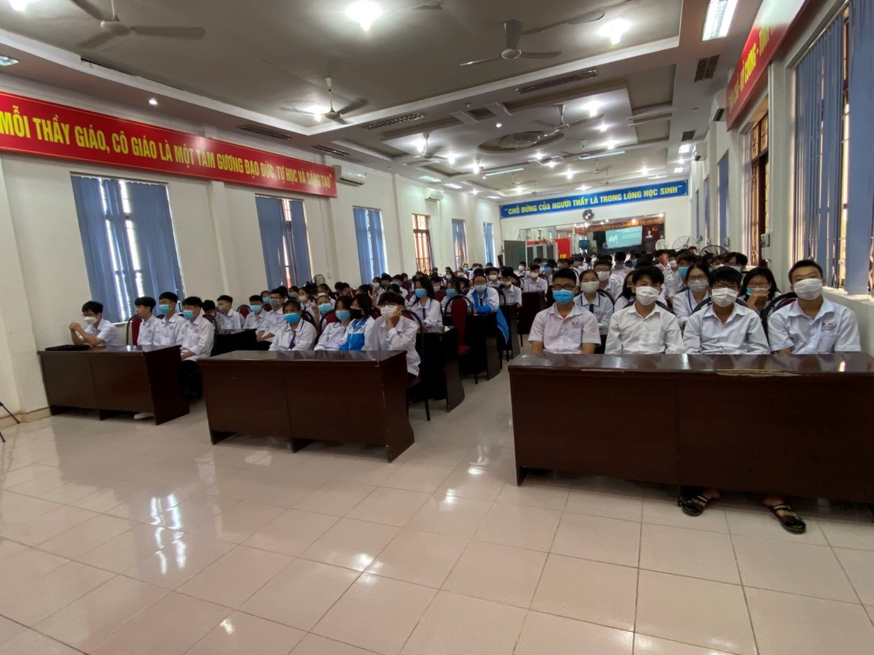 Diễn đàn xây dựng tình bạn đẹp - Nói không với bạo lực học đường