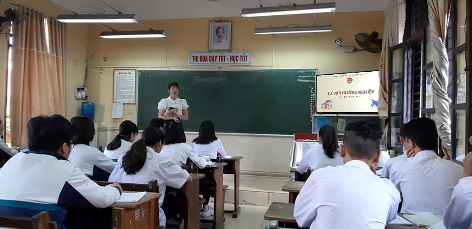Đoàn trường PT Hermann Gmeiner tổ chức chương trình tư vấn hướng nghiệp cho đoàn viên khối 12