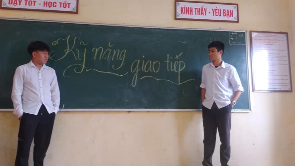 Đoàn Trường Trung tâm GDNN - GDTX huyện Vĩnh Bảo tổ chức sinh hoạt Chi đoàn với chủ đề "Kỹ năng giao tiếp"