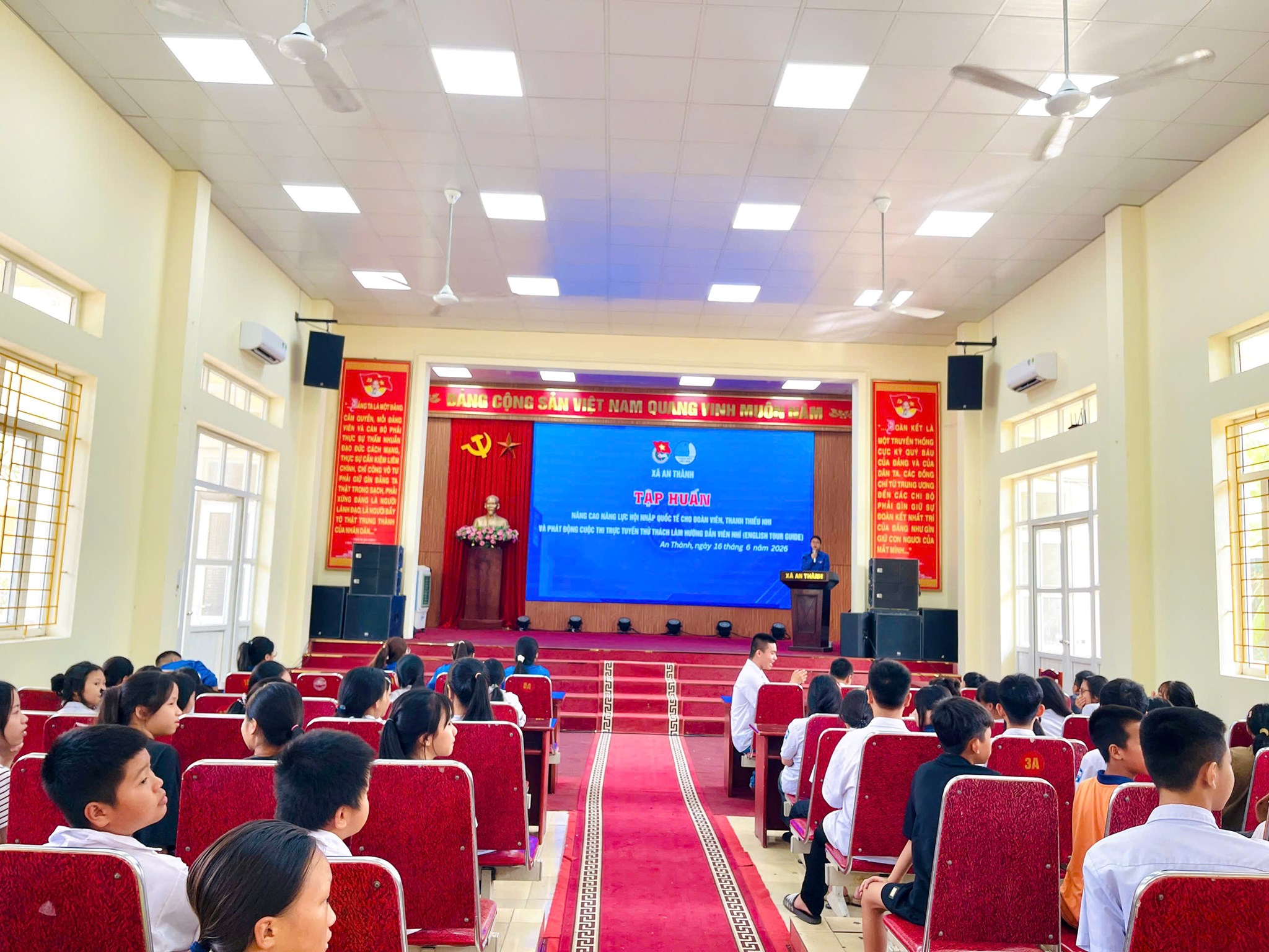 AN THÀNH: TỔ CHỨC TẬP HUẤN NÂNG CAO NĂNG LỰC HỘI NHẬP QUỐC TẾ VÀ PHÁT ĐỘNG CUỘC THI “THỬ THÁCH LÀM HƯỚNG DẪN VIÊN NHÍ”