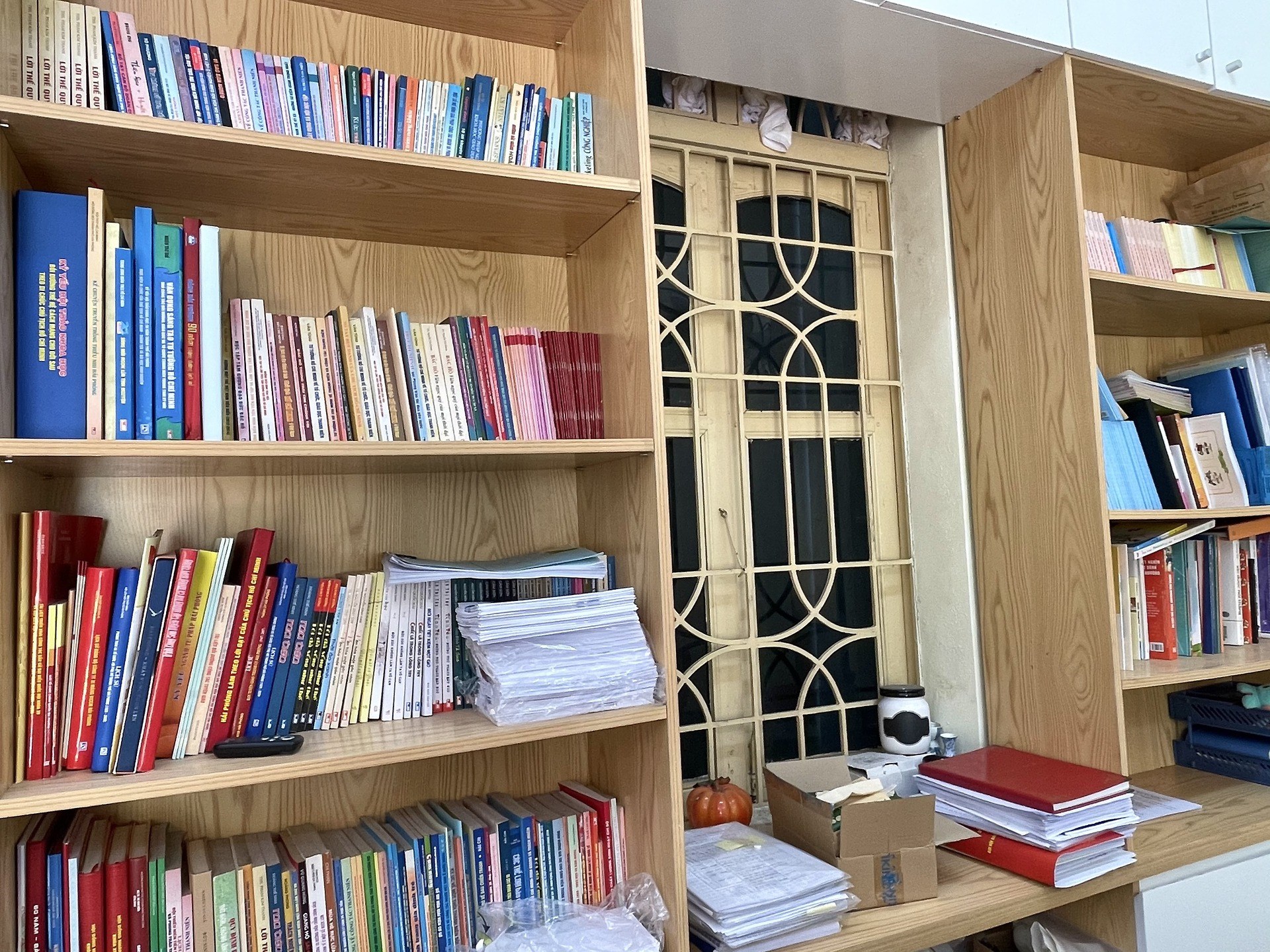 ĐTN trường CĐ Bách nghệ Hải Phòng tuyên truyền thói quen đọc sách trong thanh niên