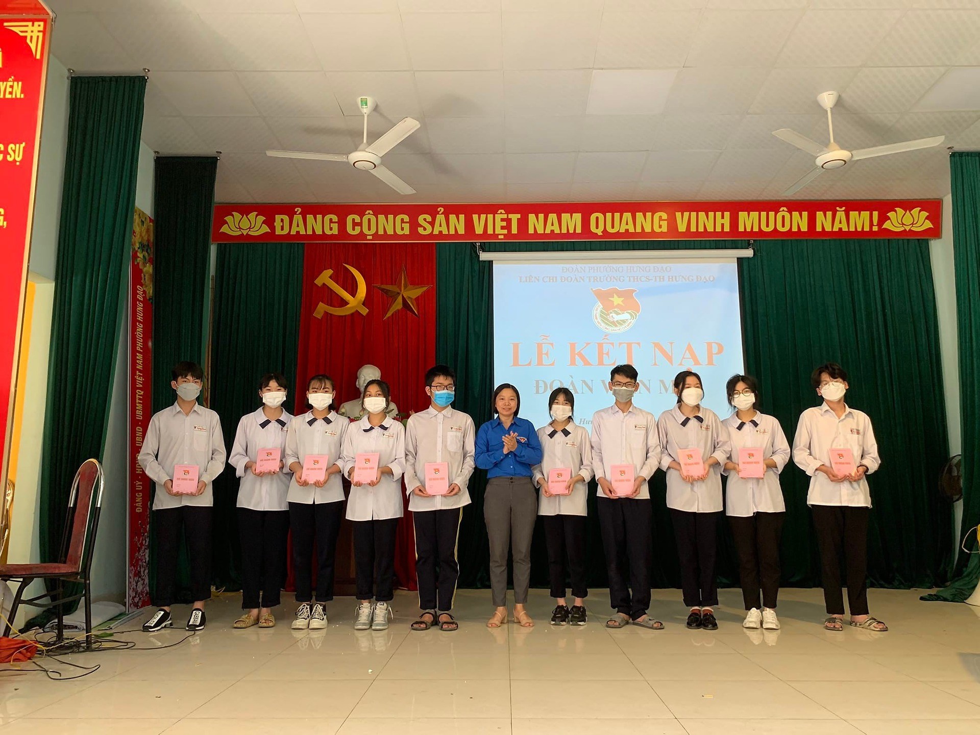 KẾT NẠP ĐOÀN VIÊN CHIẾN DỊCH TNTN HÈ 2022