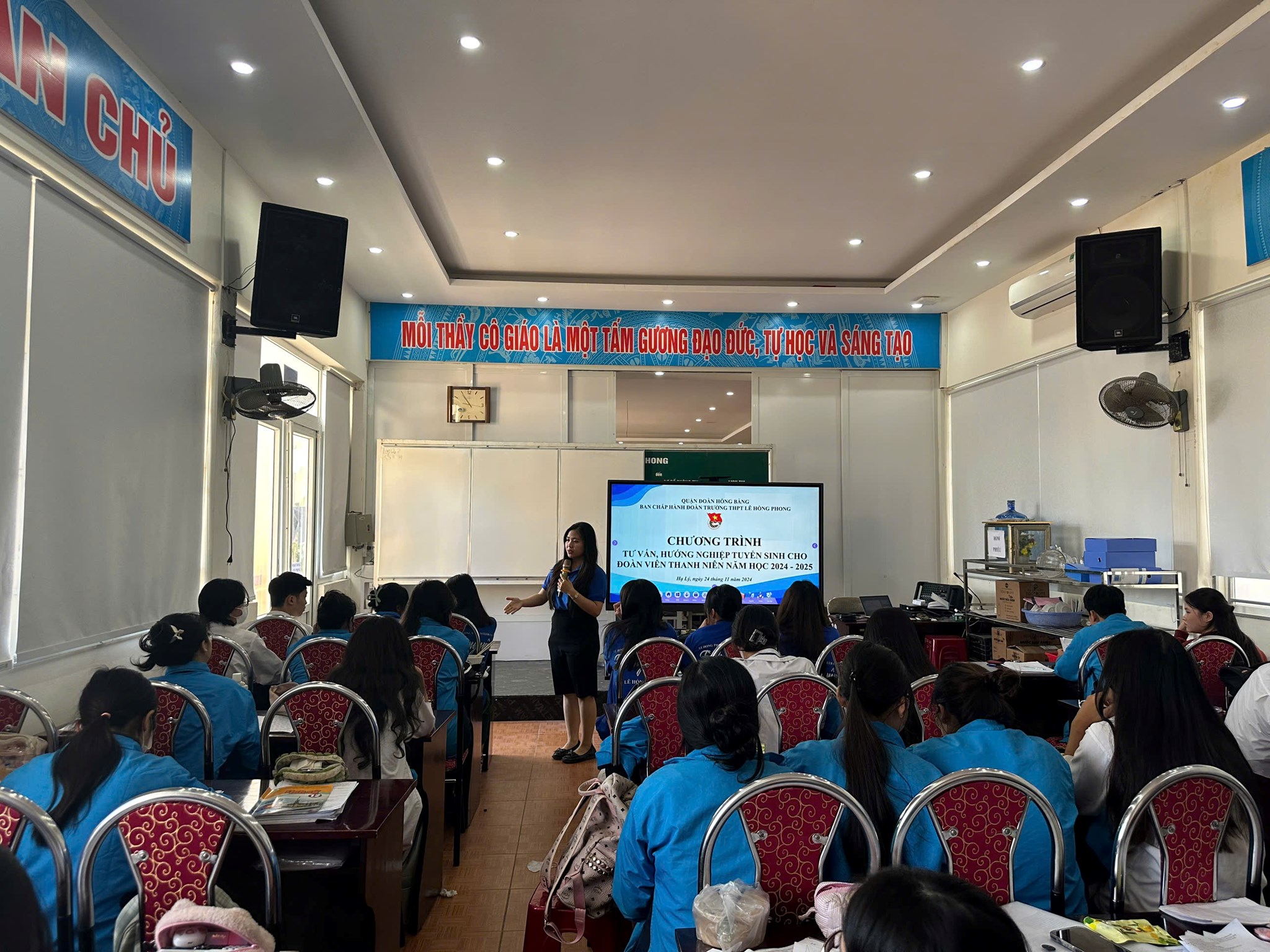 TƯ VẤN, HƯỚNG NGHIỆP TUYỂN SINH CHO ĐOÀN VIÊN THANH NIÊN NĂM HỌC 2024 - 2025