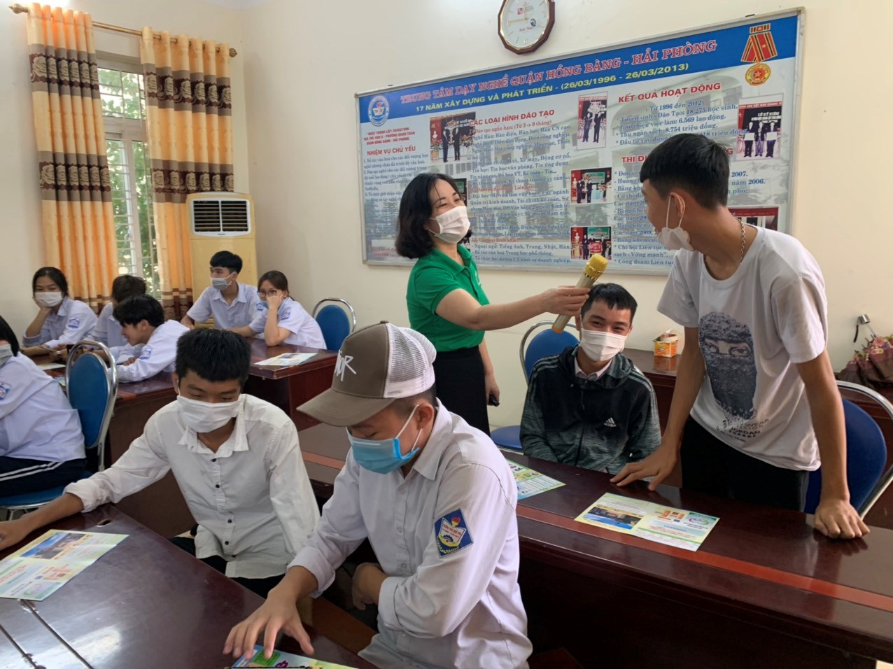 Diễn đàn xây dựng tình bạn đẹp - nói không với bạo lực học đường - Trung tâm GDNN-GDTX quận Hồng Bàng