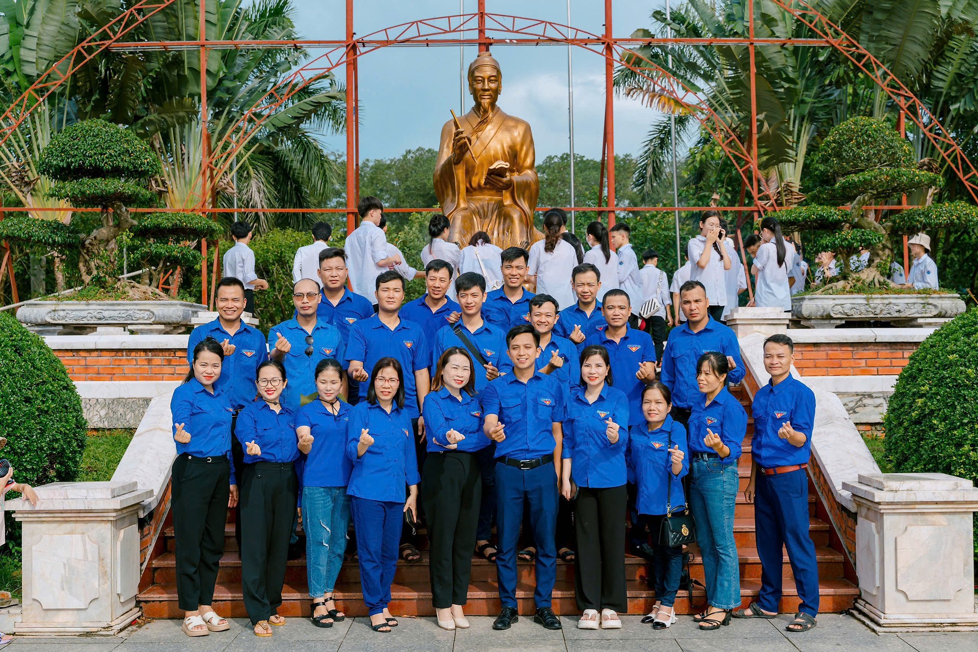 Đoàn Thanh niên Huyện Vĩnh Bảo tổ chức thăm địa chỉ đỏ tại Khu di tích lịch sử Cấp quốc gia Trạng Trình Nguyễn Bỉnh Khiêm