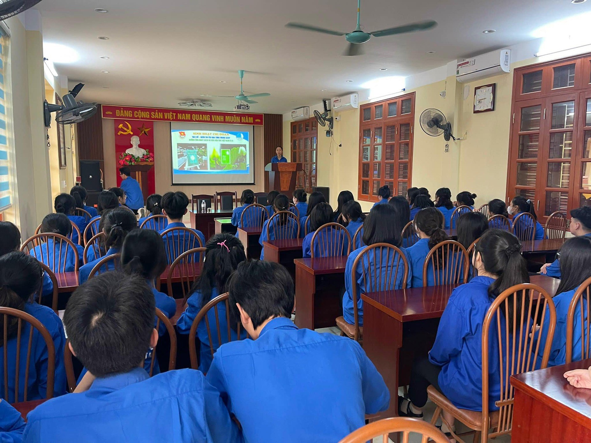 ĐOÀN VIÊN, THANH THIẾU NHI TOÀN HUYỆN CÁT HẢI SÔI NỔI VỚI CÁC HOẠT ĐỘNG HƯỞNG ỨNG “NGÀY SÁCH VÀ VĂN HÓA ĐỌC VIỆT NAM” LẦN THỨ 2 NĂM 2023 (21/4/2023) VÀ “NGÀY SÁCH VÀ BẢN QUYỀN THẾ GIỚI” (23/4/2023)