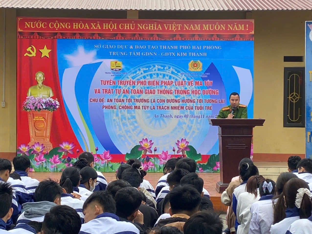 Đoàn xã An Thành phối hợp tuyên truyền phổ biến pháp luật về ma túy và trật tự an toàn giao thông trong học đường