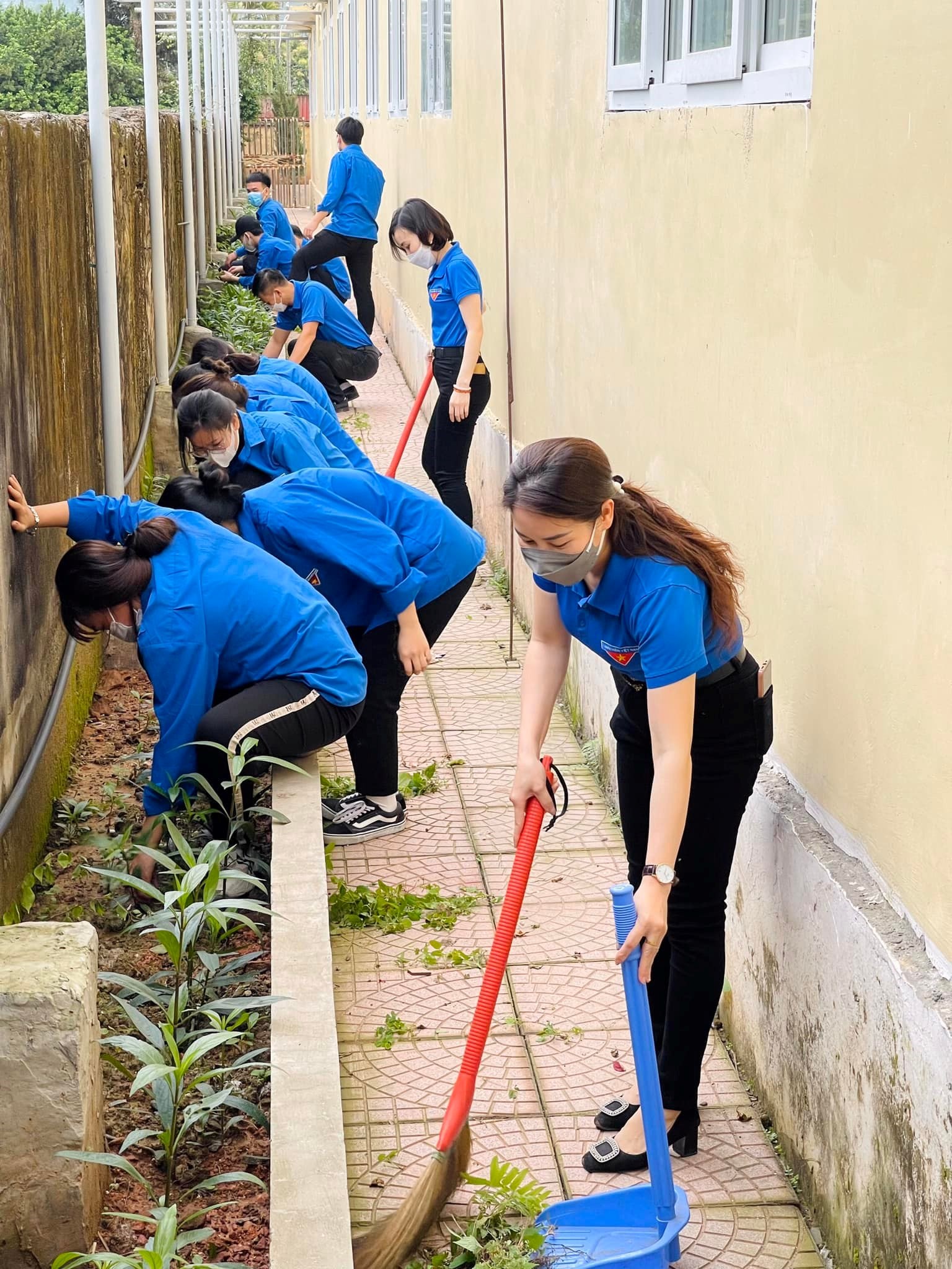 BTV HUYỆN ĐOÀN TỔ CHỨC THỰC HIỆN CHƯƠNG TRÌNH "NGÀY CHỦ NHẬT XANH 20/3/2022"