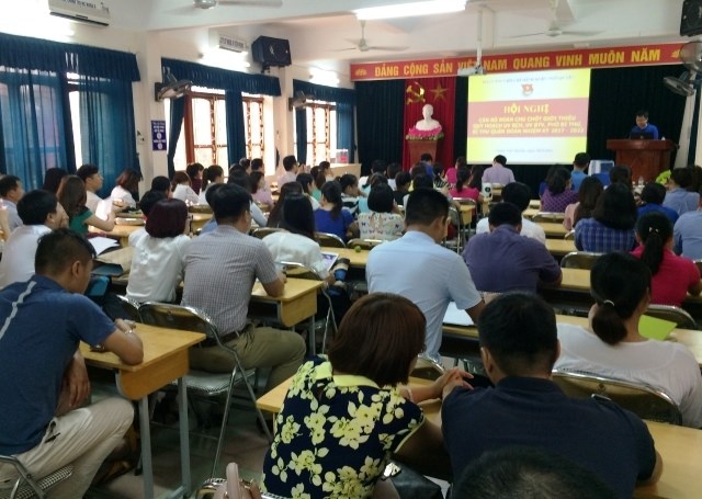 Ban Thường vụ Đoàn quận tổ chức Hội nghị công bố Quyết định của Ban Thường vụ Thành đoàn và chia tay đồng chí Đỗ Thu Hằng – Phó Bí thư Quận đoàn khóa XIX, nhiệm kỳ 2012 – 2017
