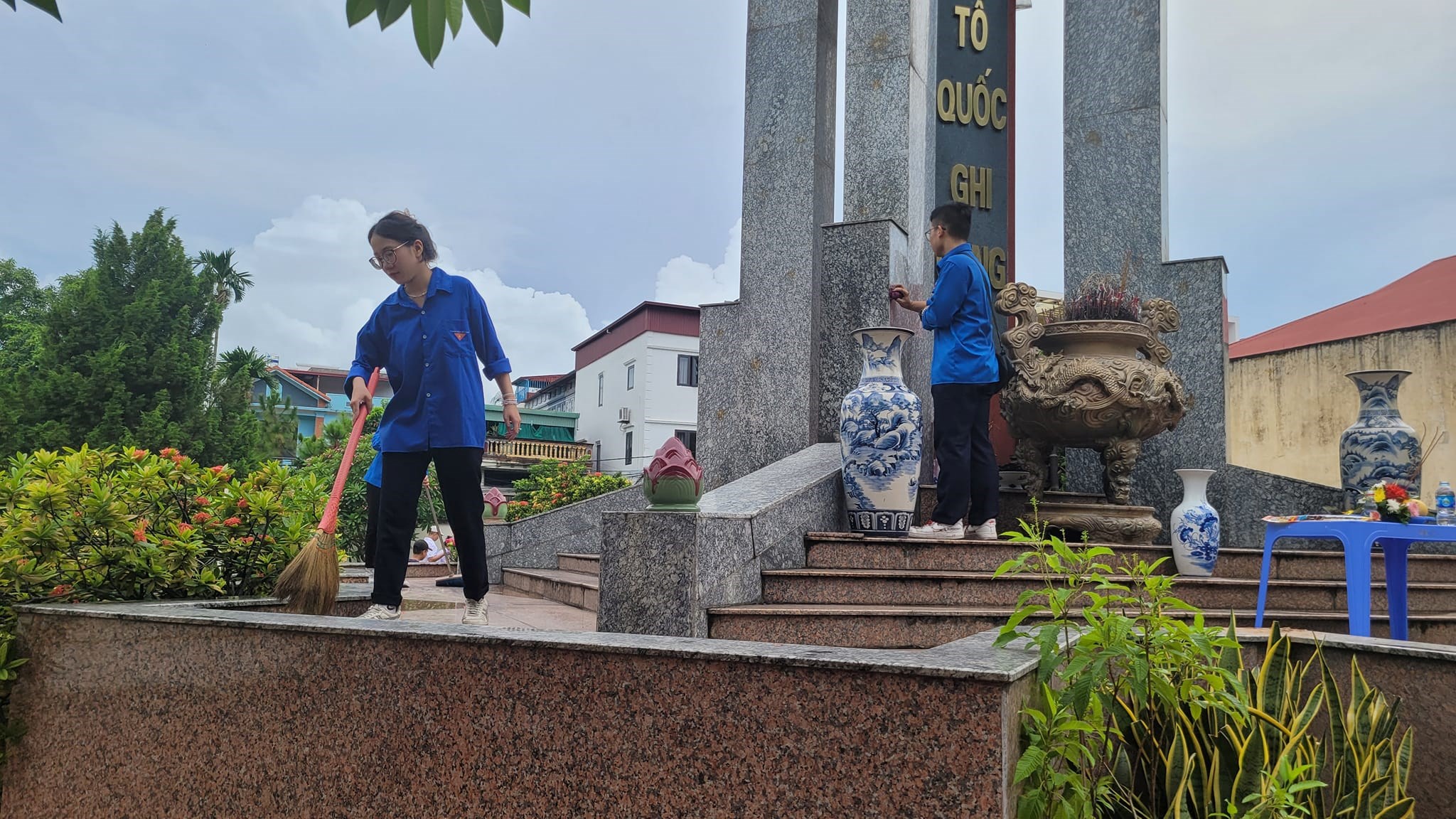 Đoàn Phường - Uỷ ban Hội LHTN Việt Nam phường Dư Hàng Kênh tổ chức Phát động ra quân Ngày thứ 7 cùng dân, Triển khai đợt sinh hoạt chính trị với chủ đề "Thanh niên Việt Nam tự tin bước vào kỷ nguyên mới"