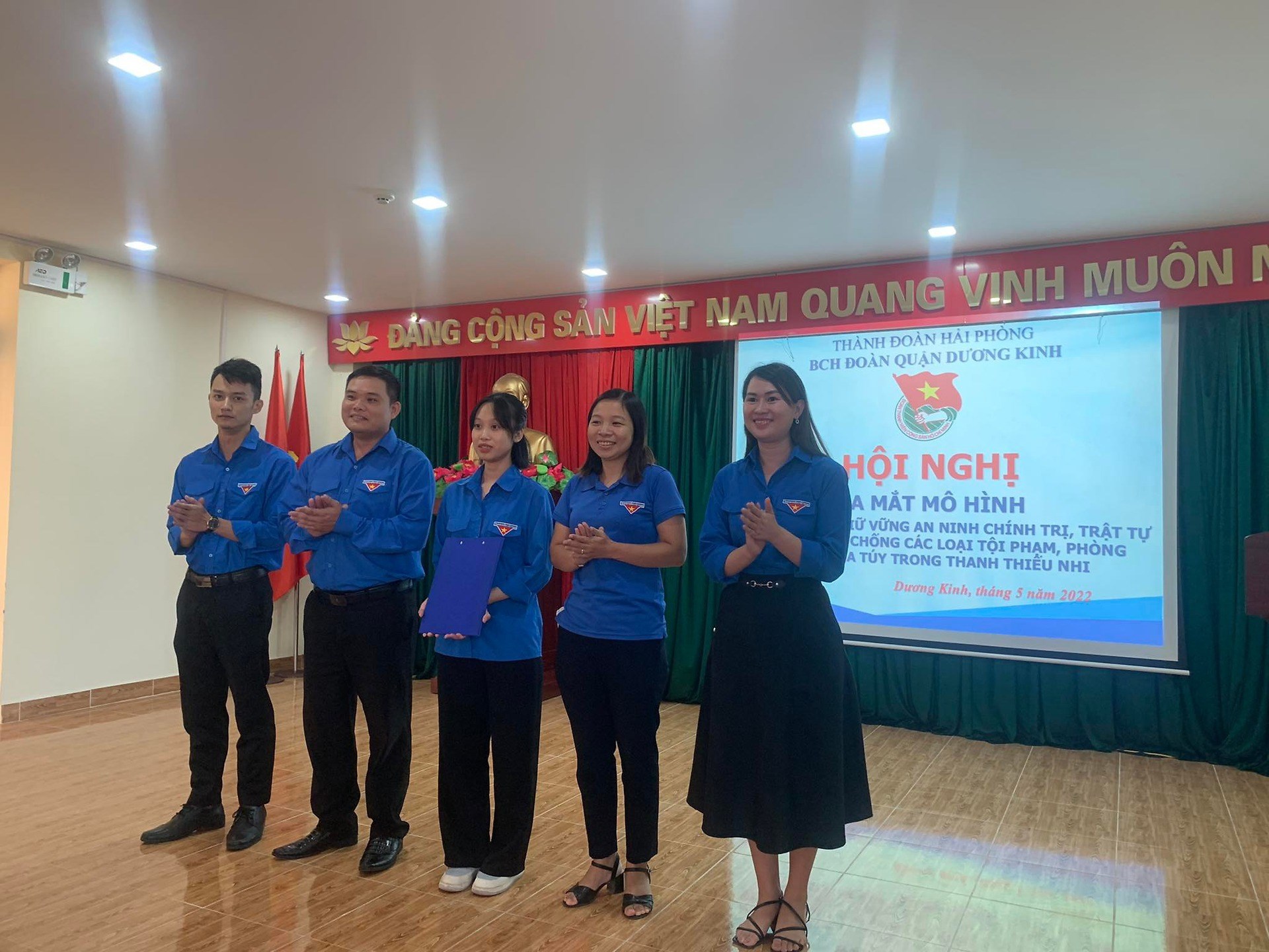 HỘI NGHỊ RA MẮT MÔ HÌNH " ĐTN tham gia giữ vững an ninh chính trị, trật tự an toàn xã hội, phòng chống các loại tội phạm, phòng chống ma túy trong thanh thiếu niên"