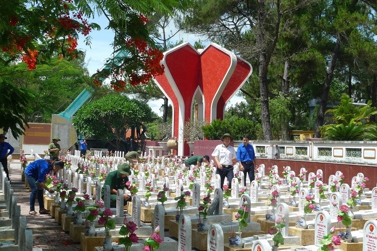 Hành trình "Theo bước chân những người Anh hùng"
