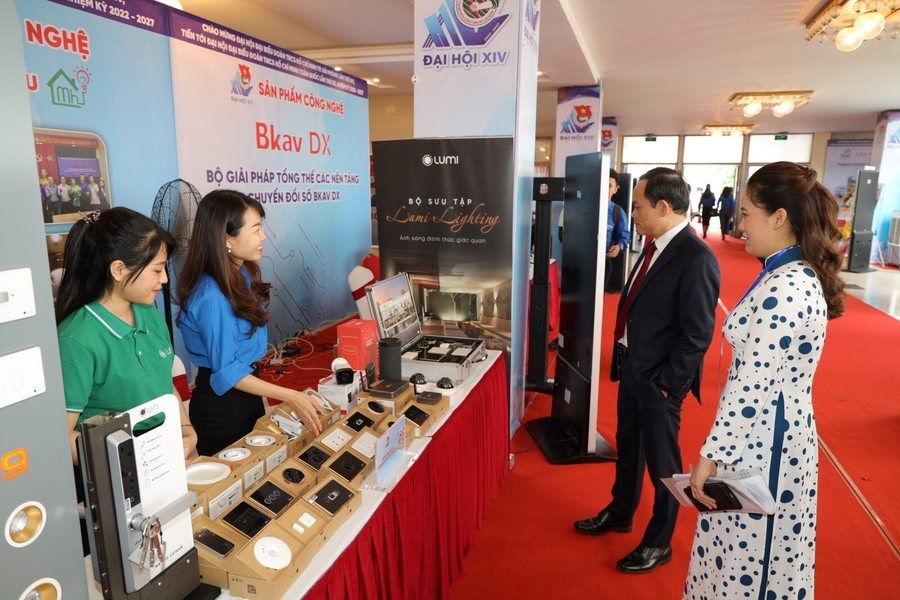 Một góc khu trưng bày các sản phẩm tại sự kiện.