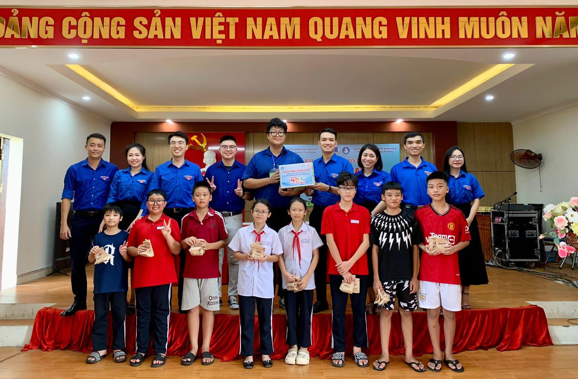 KHAI GIẢNG MÔ HÌNH "GIA SƯ ÁO XANH"