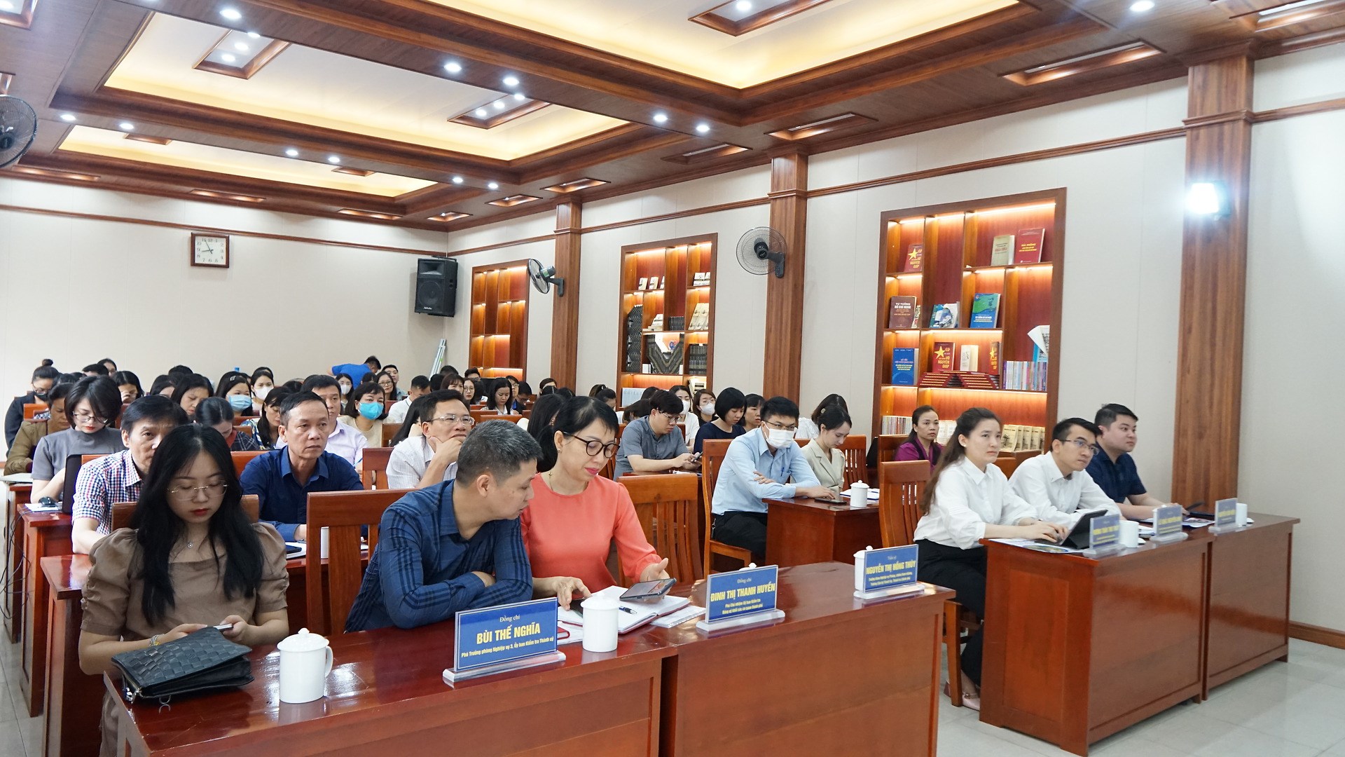 HỘI NGHỊ TẬP HUẤN PHỔ BIẾN KIẾN THỨC VỀ PHÒNG, CHỐNG THAM NHŨNG, TIÊU CỰC VÀ THỰC HIỆN VIỆC KÊ KHAI TÀI SẢN, THU NHẬP