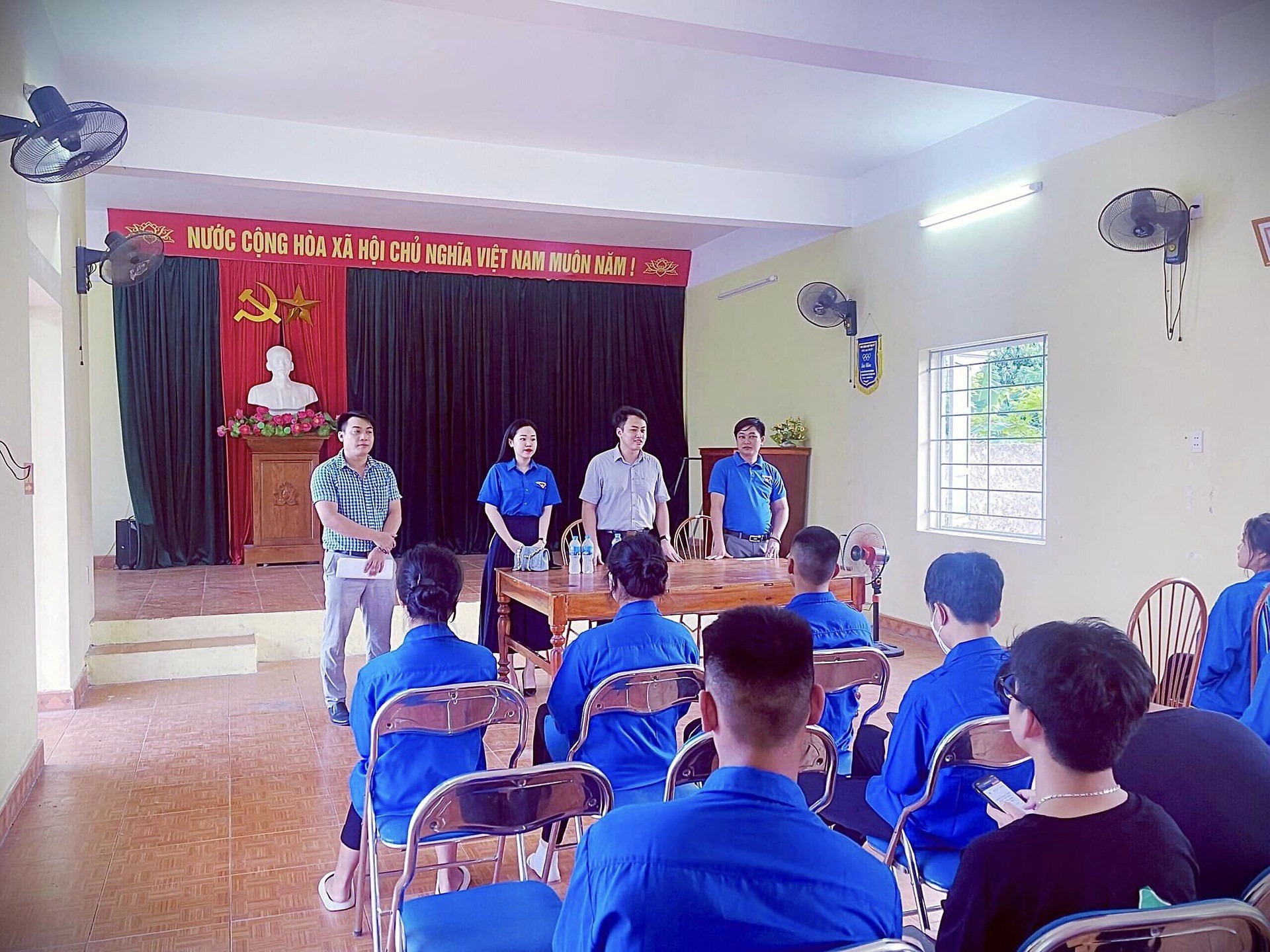 TUỔI TRẺ THUỶ NGUYÊN TIẾP TỤC ĐẨY MẠNH ĐỘI HÌNH TNTN HỖ TRỢ KÍCH HOẠT ĐỊNH DANH ĐIỆN TỬ