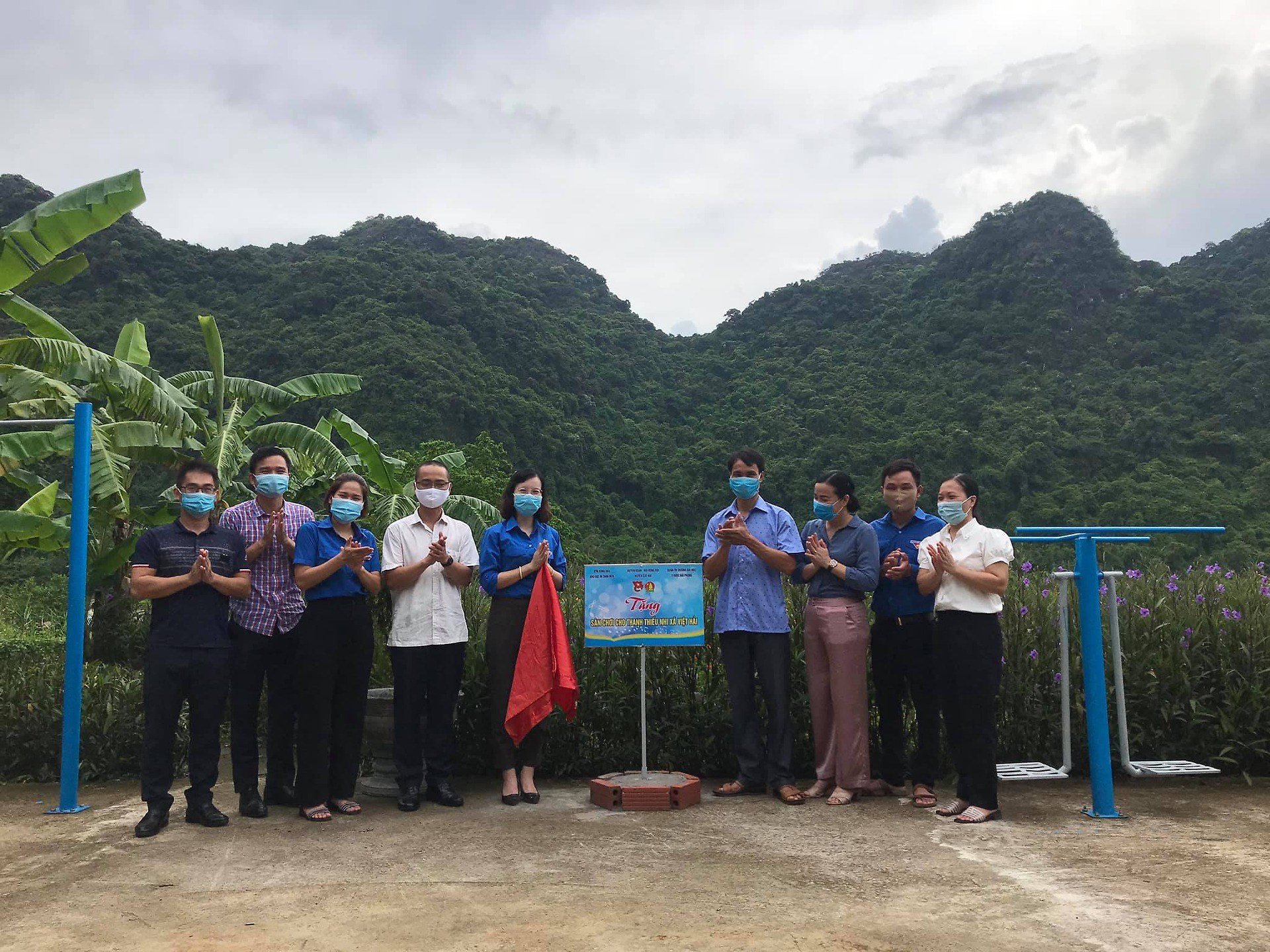 KHÁNH THÀNH SÂN CHƠI CHO THANH THIẾU NHI XÃ VIỆT HẢI, HUYỆN CÁT HẢI