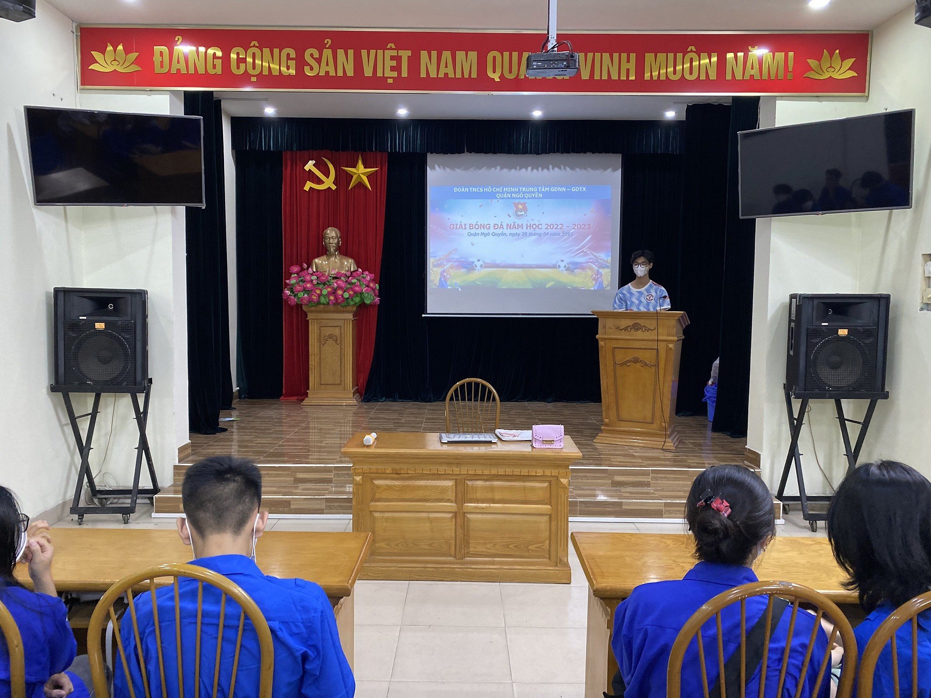 Giải bóng đá truyền thống Trung tâm GDNN-GDTX Quận Ngô Quyền năm học 2022 - 2023