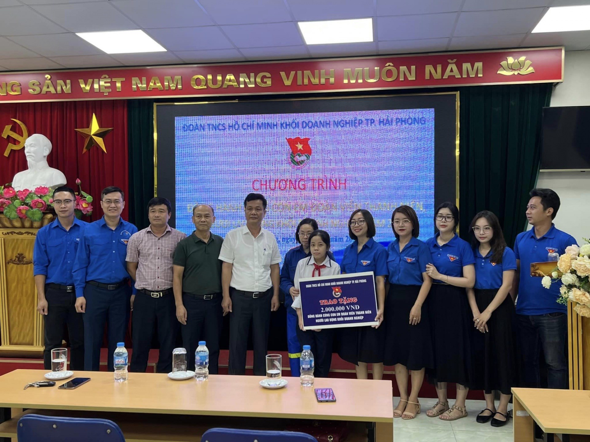 TẤM GƯƠNG HỌC TẬP VÀ LÀM THEO TƯ TƯỞNG, ĐẠO ĐỨC, PHONG CÁCH HỒ CHÍ MINH