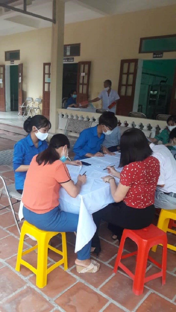HỖ TRỢ CÁC ĐIỂM TIÊM VACXIN PHÒNG COVID-19