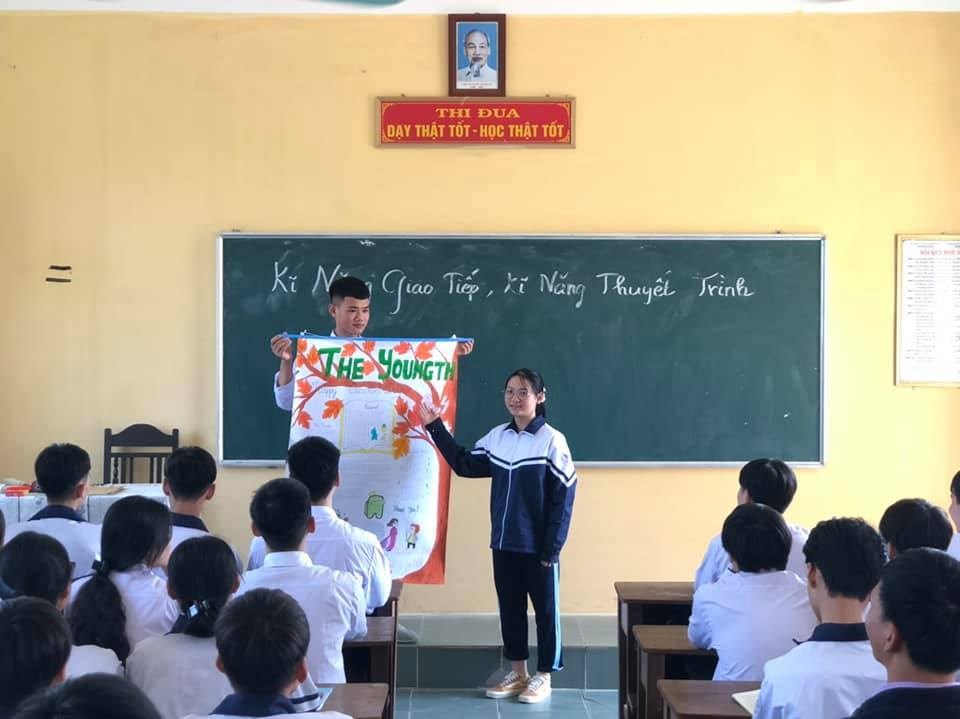 Đoàn Trường THPT Tô Hiệu sinh hoạt chuyên đề "Kỹ năng giao tiếp, thuyết trình"