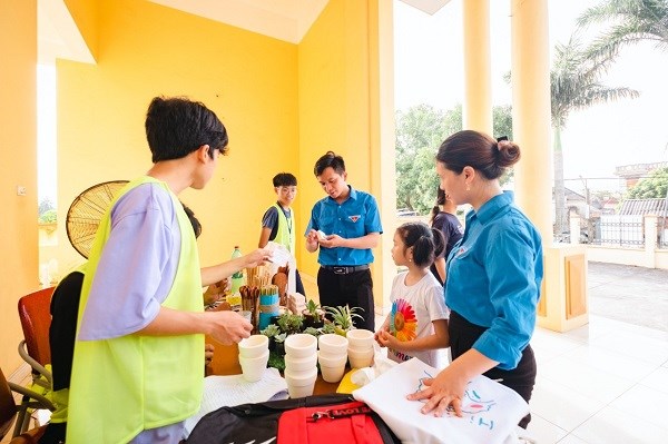 Công trình Thanh niên "Đổi rác lấy quà"