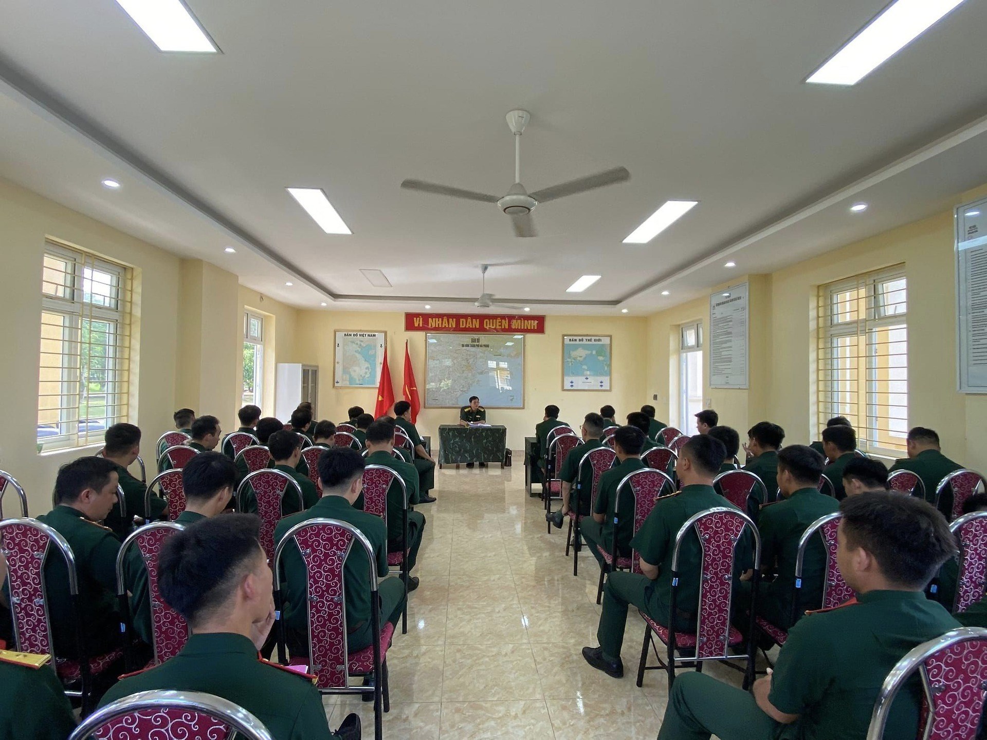 BỘ CHỈ HUY BỘ ĐỘI BIÊN PHÒNG THÀNH PHỐ HẢI PHÒNG TỔ CHỨC SINH HOẠT NGÀY CHÍNH TRỊ VĂN HÓA TINH THẦN VÀ ĐỐI THOẠI DÂN CHỦ THÁNG 5/2023