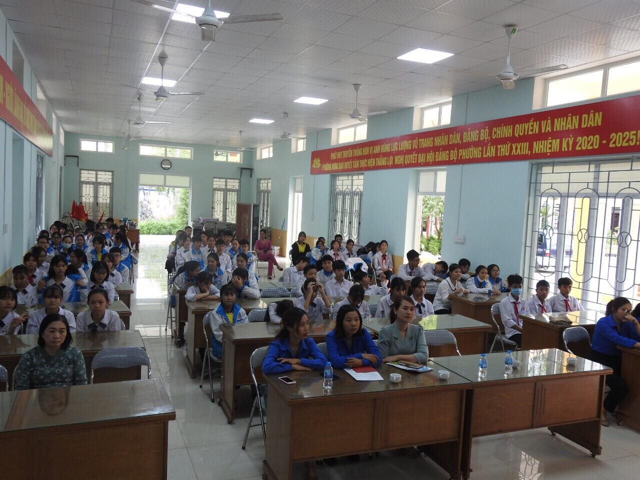 Thực hiện Chương trình “Thắp sáng ước mơ hoàn lương”; công tác duy trì, thành lập các câu lạc bộ “Thắp sáng niềm tin”. Thực hiện mô hình giúp đỡ người cai nghiện ma túy thành công tái hòa nhập cộng đồng, chiều ngày 17/11/2020, Hội LHTN quận chỉ đạo